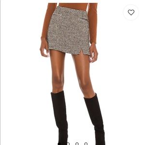 ASTR THE LABEL CHRISTA SKIRT IN BLACK AND BROWN HOUNDSTOOTH, SIZE SMALL